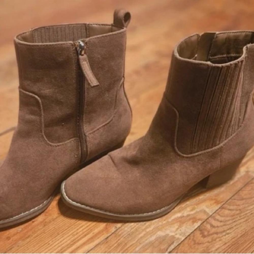 Justin Boots Tan Suede Heeled Boots